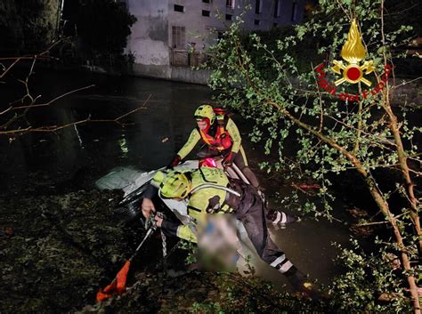 incidente porcia|Auto finisce dentro il lago: i due fidanzati stavano litigando. Lui ...